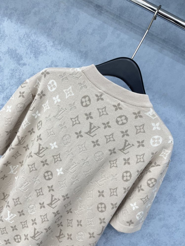 Футболка жіноча фото 8