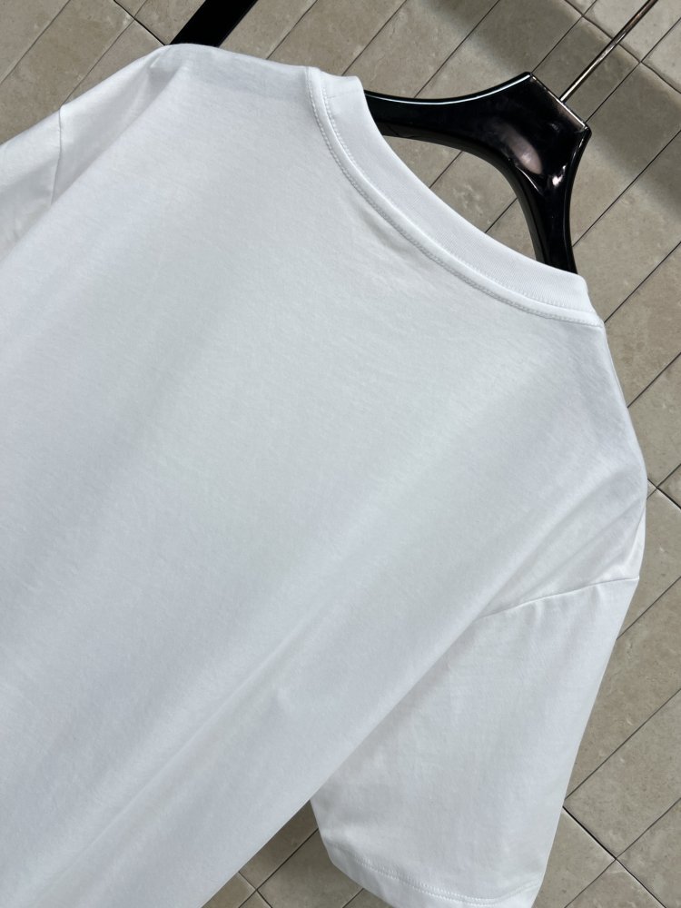 T-shirt women's фото 8