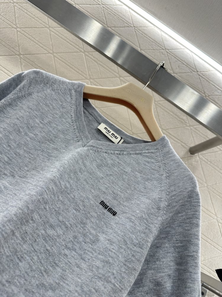 T-shirt women's фото 8