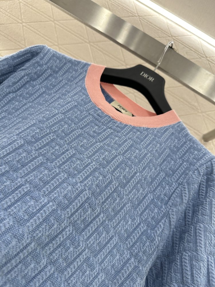 Футболка жіноча фото 8