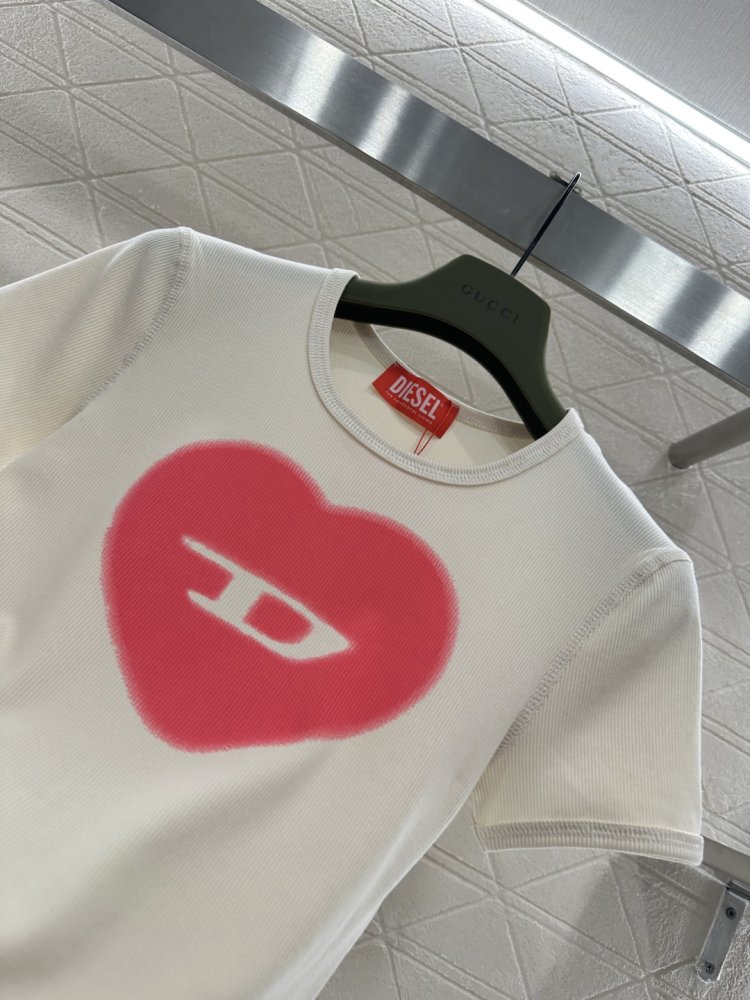 T-shirt women's фото 8