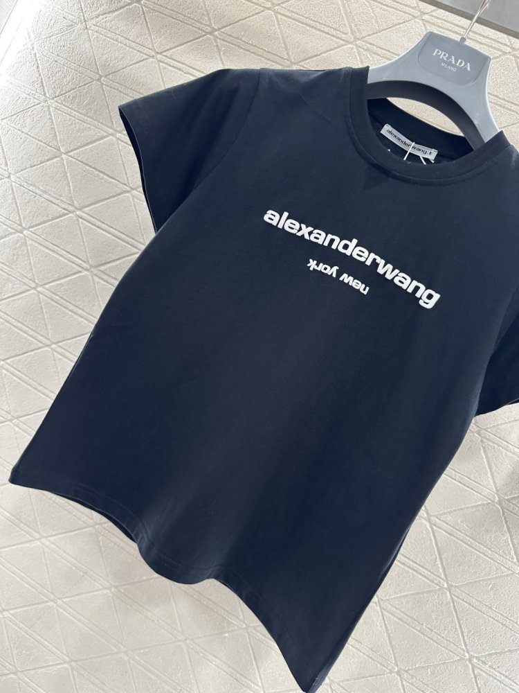 Футболка жіноча фото 8