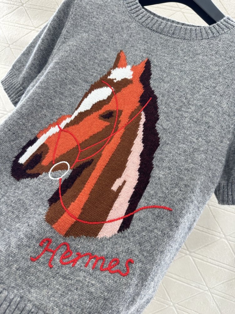 Футболка жіноча фото 8