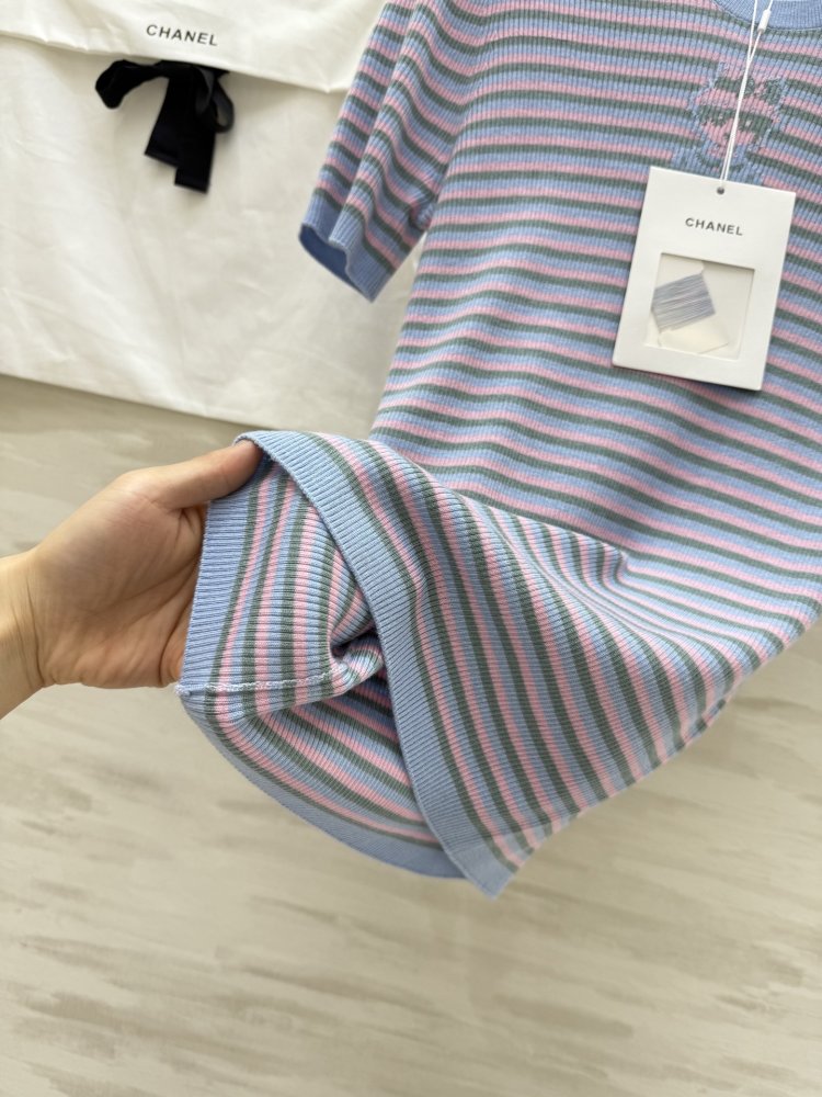 Футболка жіноча фото 9