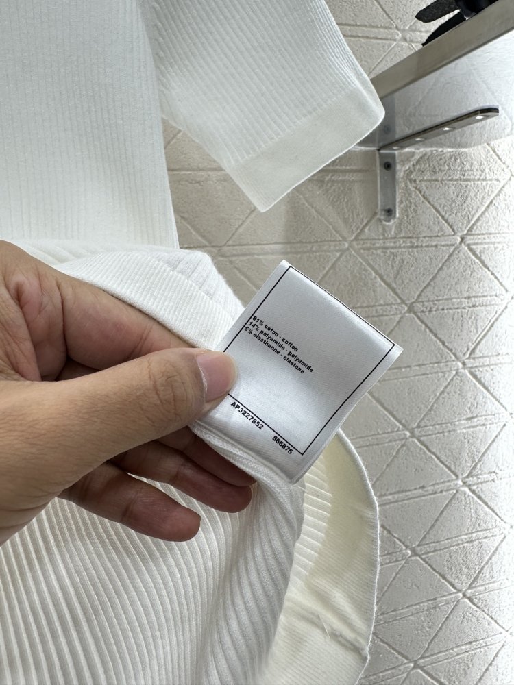 Футболка жіноча фото 9