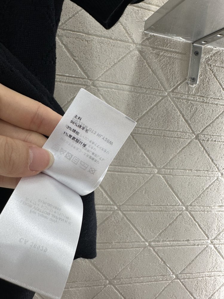 Футболка жіноча фото 9