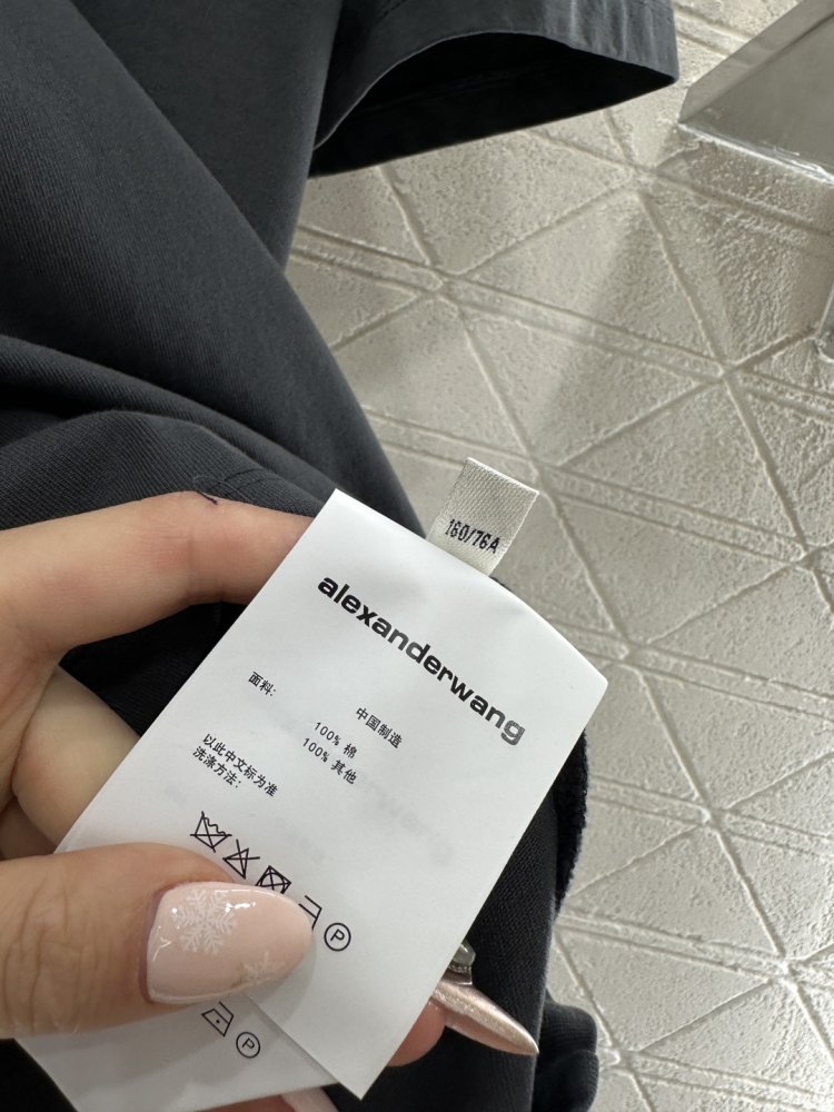 Футболка жіноча фото 9