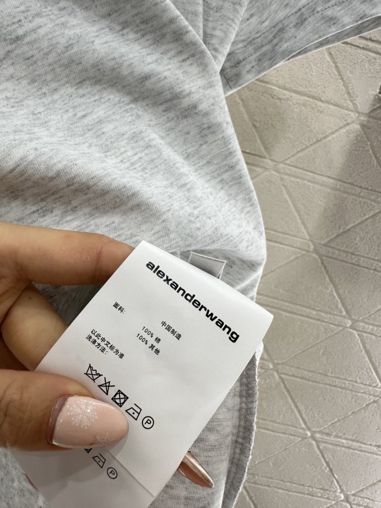 Футболка жіноча фото 9