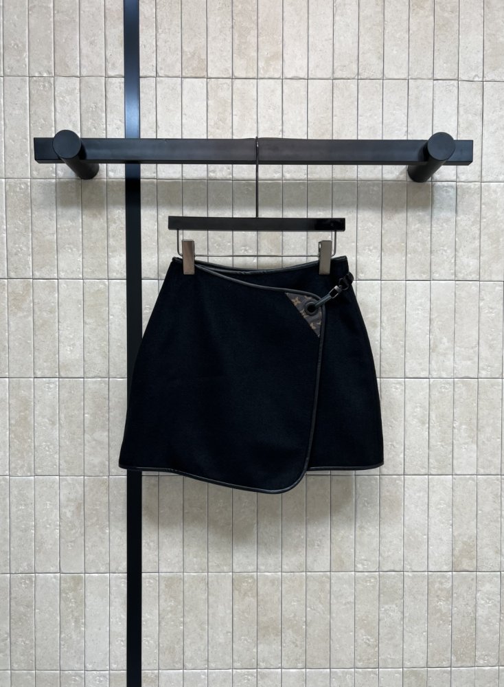 Skirt of collection Early Fall