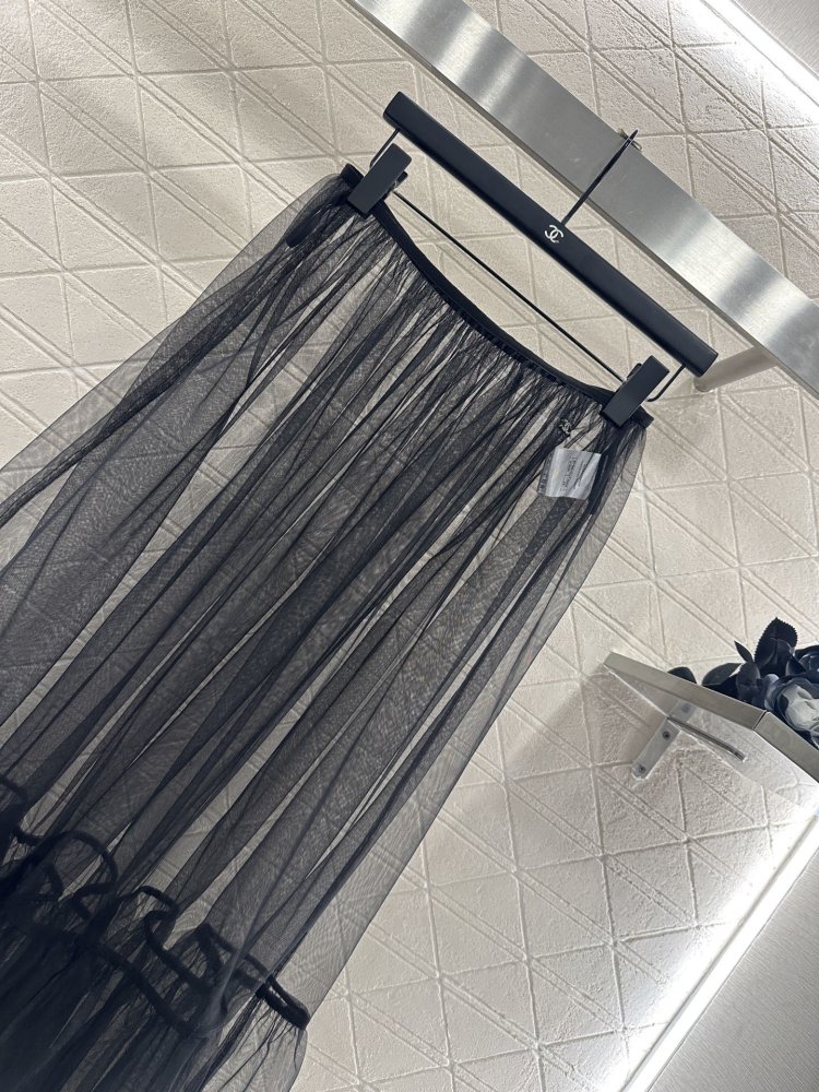 Skirt of transparent tulle secondary length from high waist фото 3