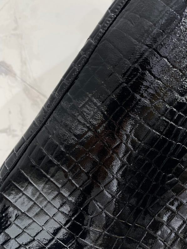 Skirt leather from black крокодиловым print фото 2