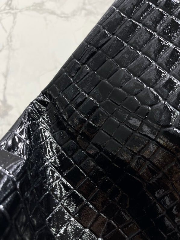 Skirt leather from black крокодиловым print фото 5