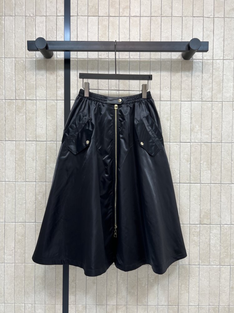 Спідниця міді з широким подолом