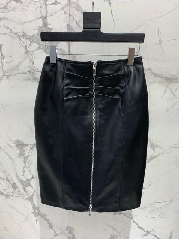 Skirt on lightning leather