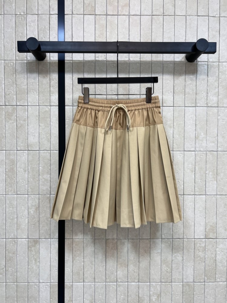 Skirt from high waist on shoestring