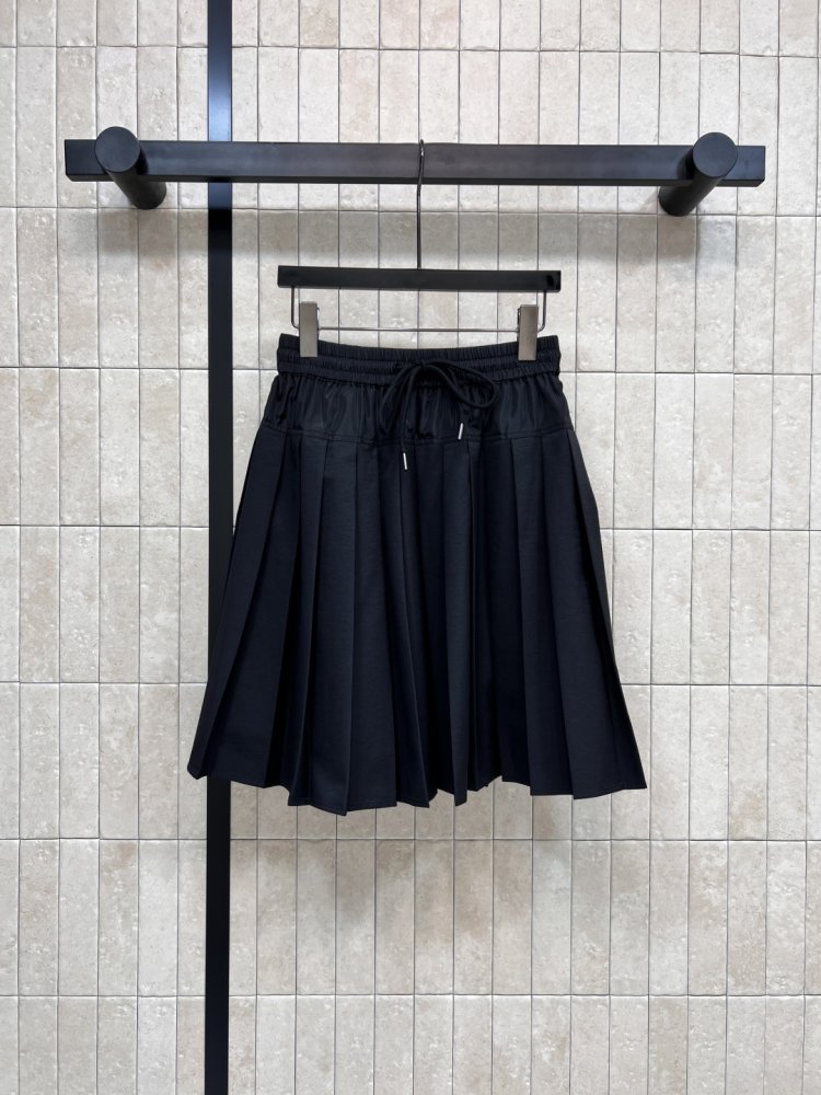 Skirt from high waist on shoestring