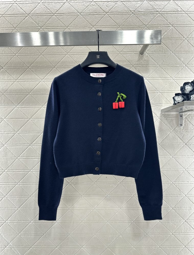 Кардиган из шерстяной вязки