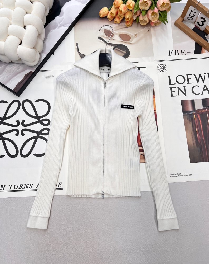 Cardigan on lightning female