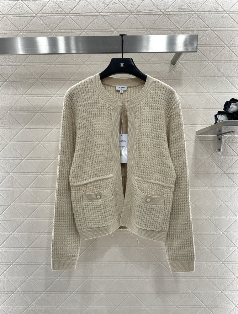 Кардиган с круглым вырезом