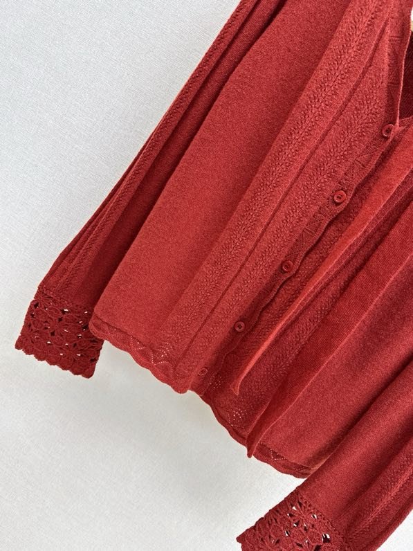 Кардиган с V-образным вырезом и вязаной шапкой фото 2