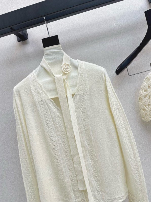 Кардиган с V-образным вырезом и вязаной шапкой фото 2