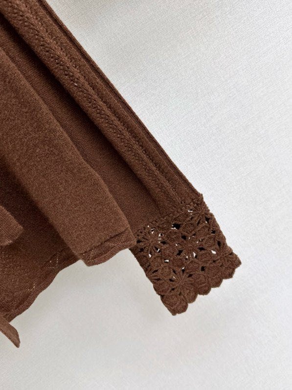 Кардиган с V-образным вырезом и вязаной шапкой фото 4