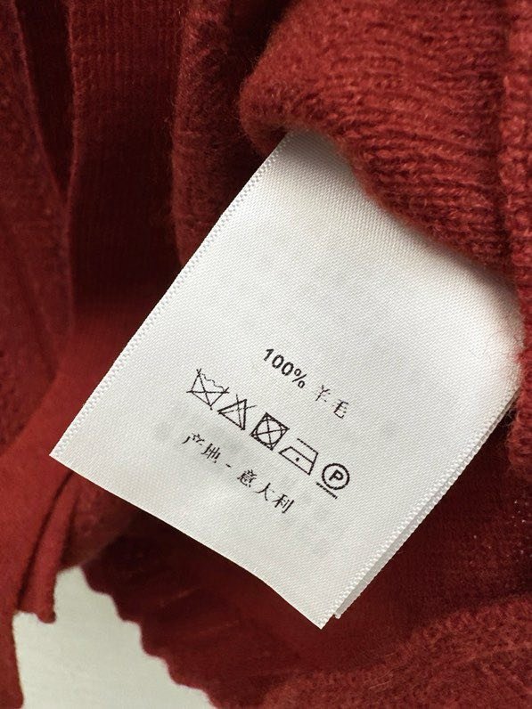 Кардиган с V-образным вырезом и вязаной шапкой фото 5