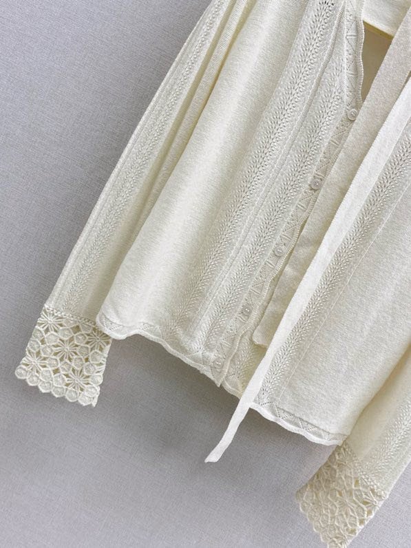 Кардиган с V-образным вырезом и вязаной шапкой фото 7