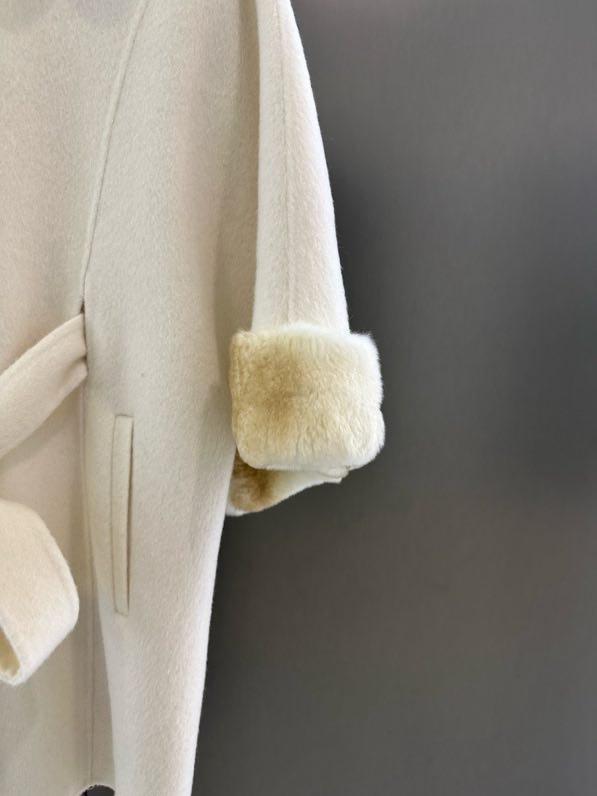 Кашемировое пальто с воротником из меха кролика фото 5