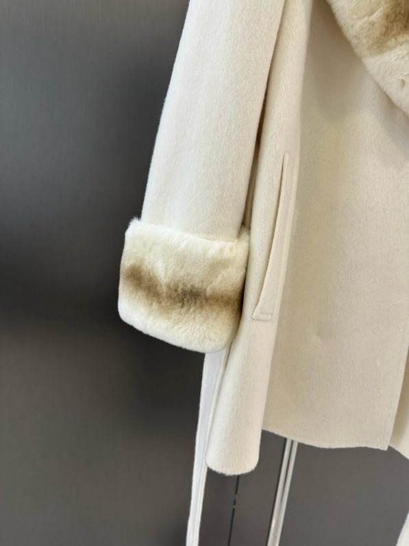 Кашемировое пальто с воротником из меха кролика фото 6