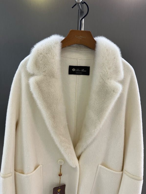 Кашемировое пальто с воротником из меха норки фото 3