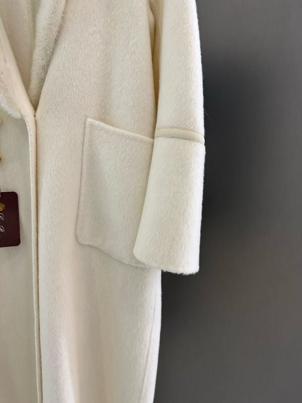 Кашемировое пальто с воротником из меха норки фото 8