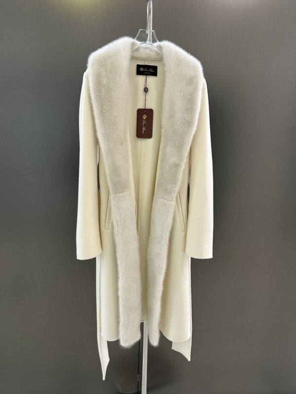 Кашемировое пальто с воротником из норки фото 2