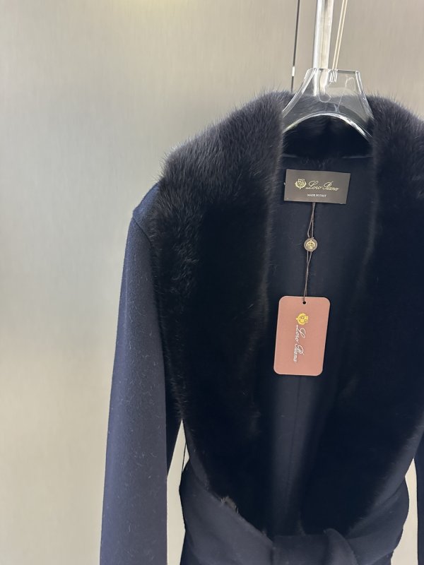 Кашемировое пальто с воротником из норки фото 2