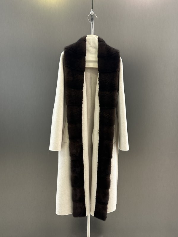 Кашемировое пальто с воротником из норки фото 2