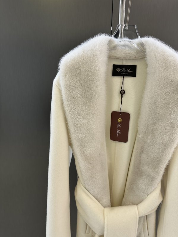 Кашемировое пальто с воротником из норки фото 3