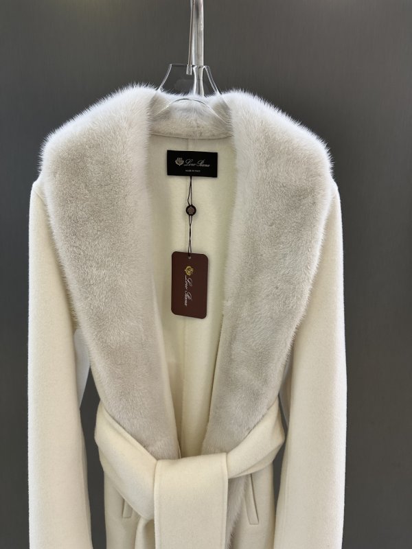 Кашемировое пальто с воротником из норки фото 4