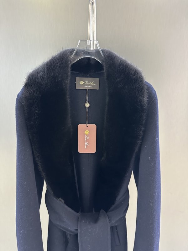 Кашемировое пальто с воротником из норки фото 4