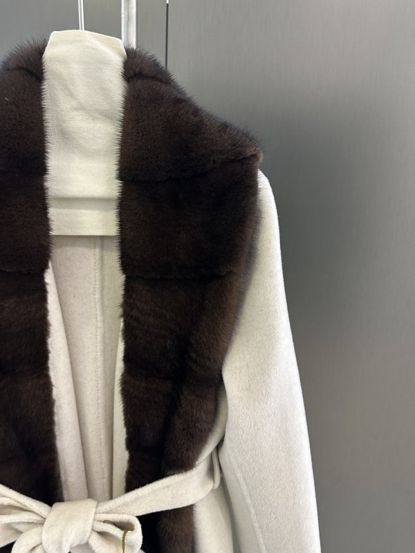 Кашемировое пальто с воротником из норки фото 4