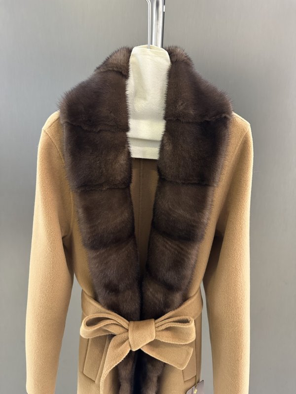 Кашемировое пальто с воротником из норки фото 4