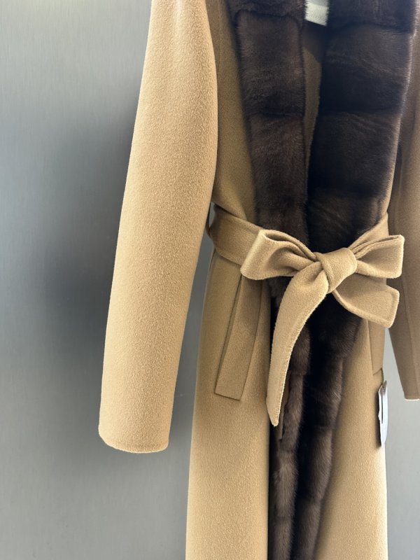 Кашемировое пальто с воротником из норки фото 5