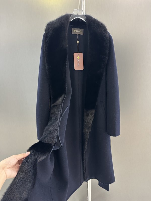 Кашемировое пальто с воротником из норки фото 7