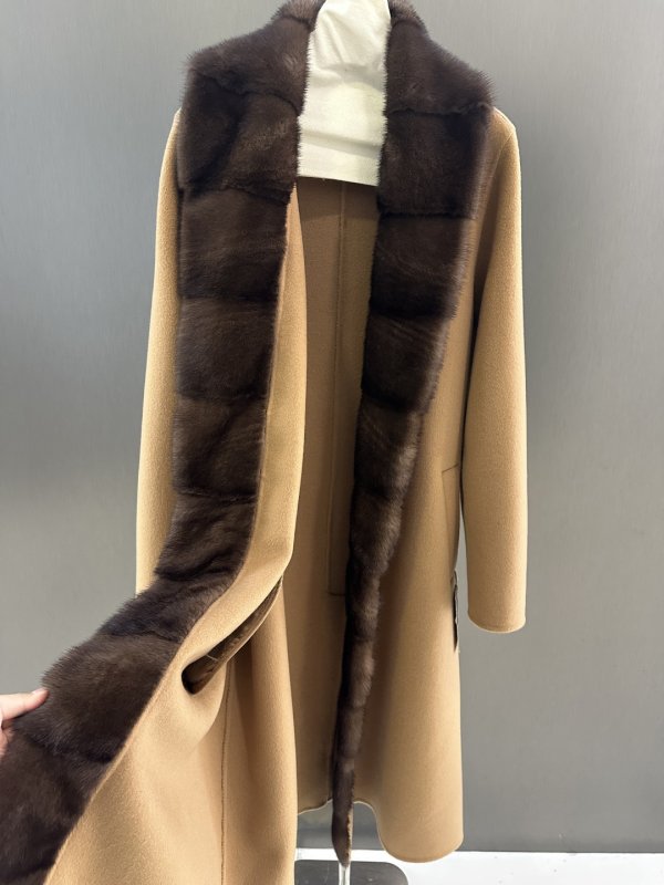 Кашемировое пальто с воротником из норки фото 8