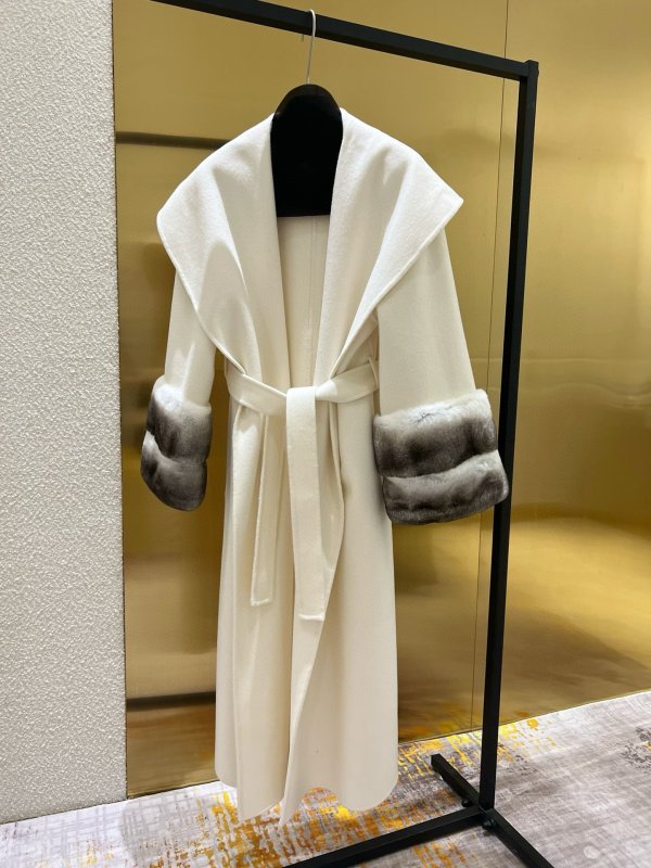 Кашемірове жіноче пальто з норковым хутром