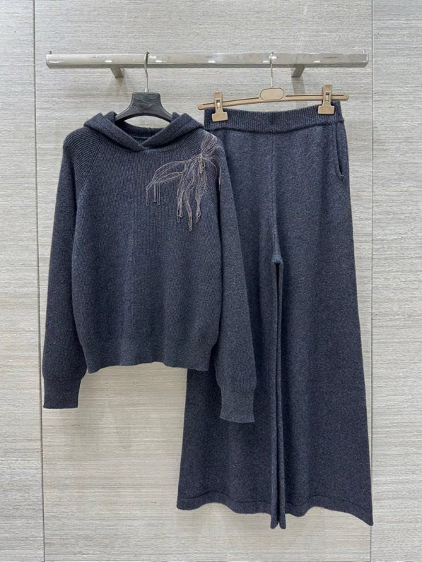 Кашемировый костюм женский