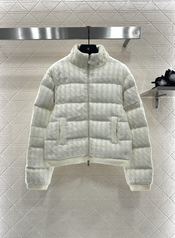 Кашеміру пуховик з коміром стійкою