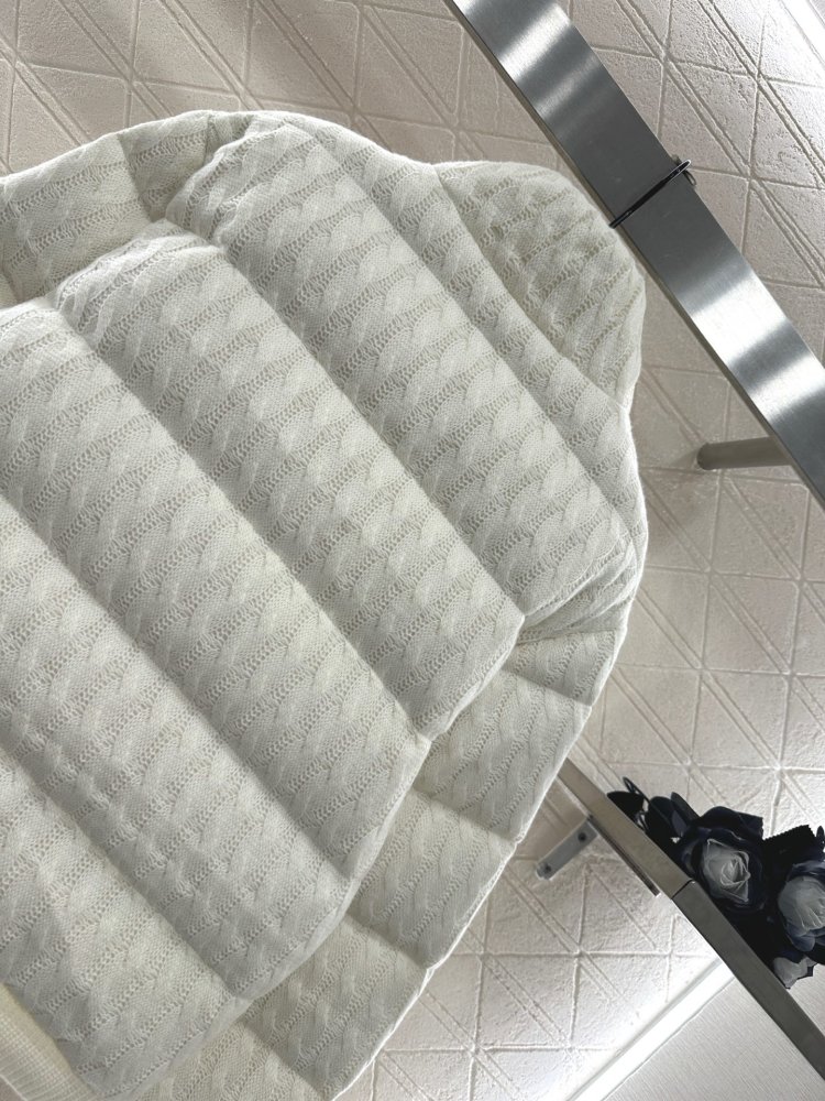 Кашеміру пуховик з коміром стійкою фото 4