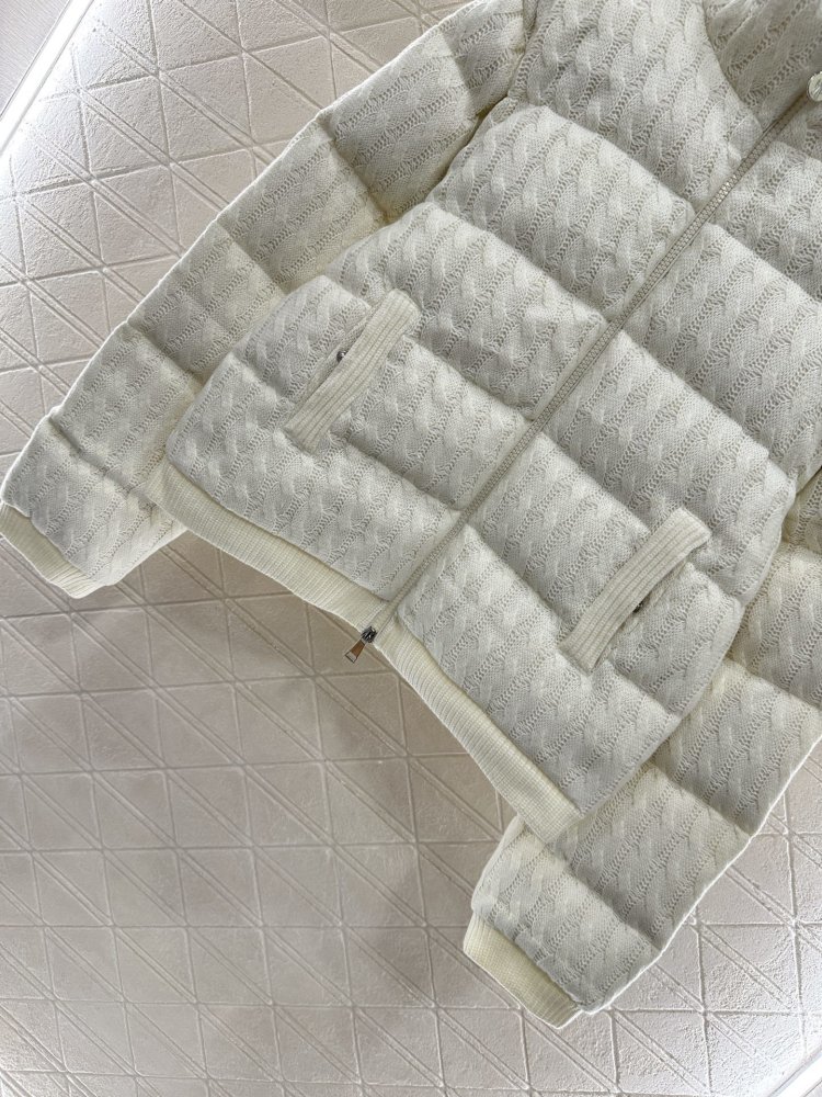 Кашеміру пуховик з коміром стійкою фото 5