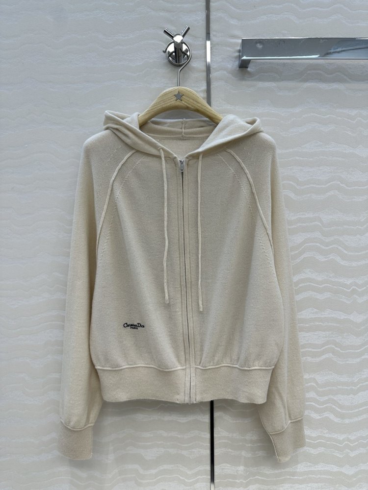 Cashmere pullover from hood