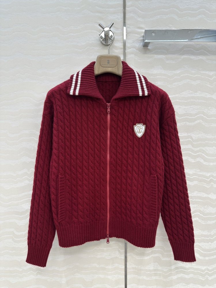 Cashmere pullover female on lightning